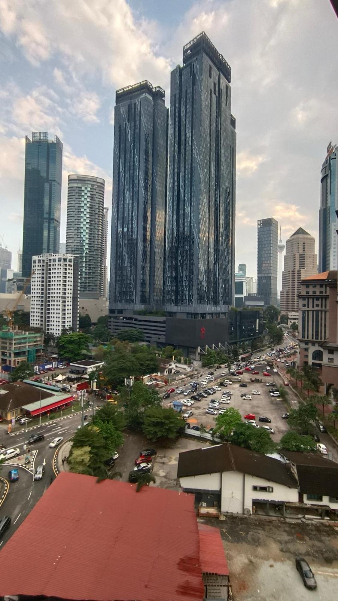 Skyline Homes By Scarletz Suites Klcc Kuala Lumpur Exterior foto