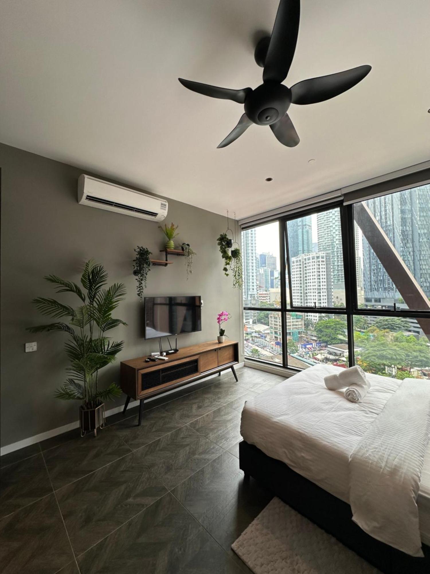Skyline Homes By Scarletz Suites Klcc Kuala Lumpur Exterior foto