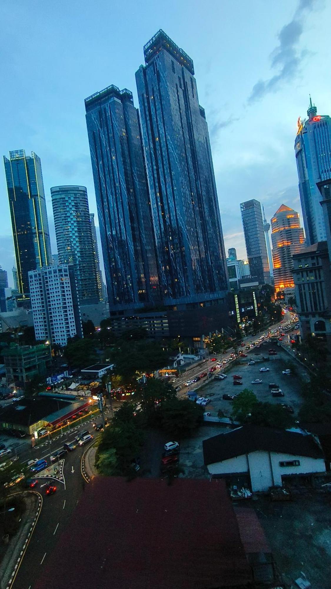 Skyline Homes By Scarletz Suites Klcc Kuala Lumpur Exterior foto