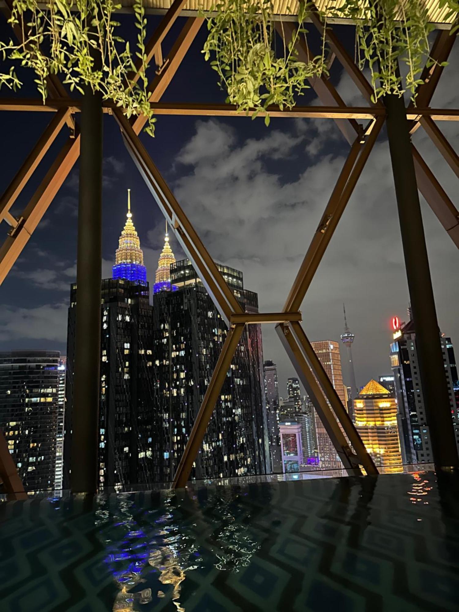 Skyline Homes By Scarletz Suites Klcc Kuala Lumpur Exterior foto