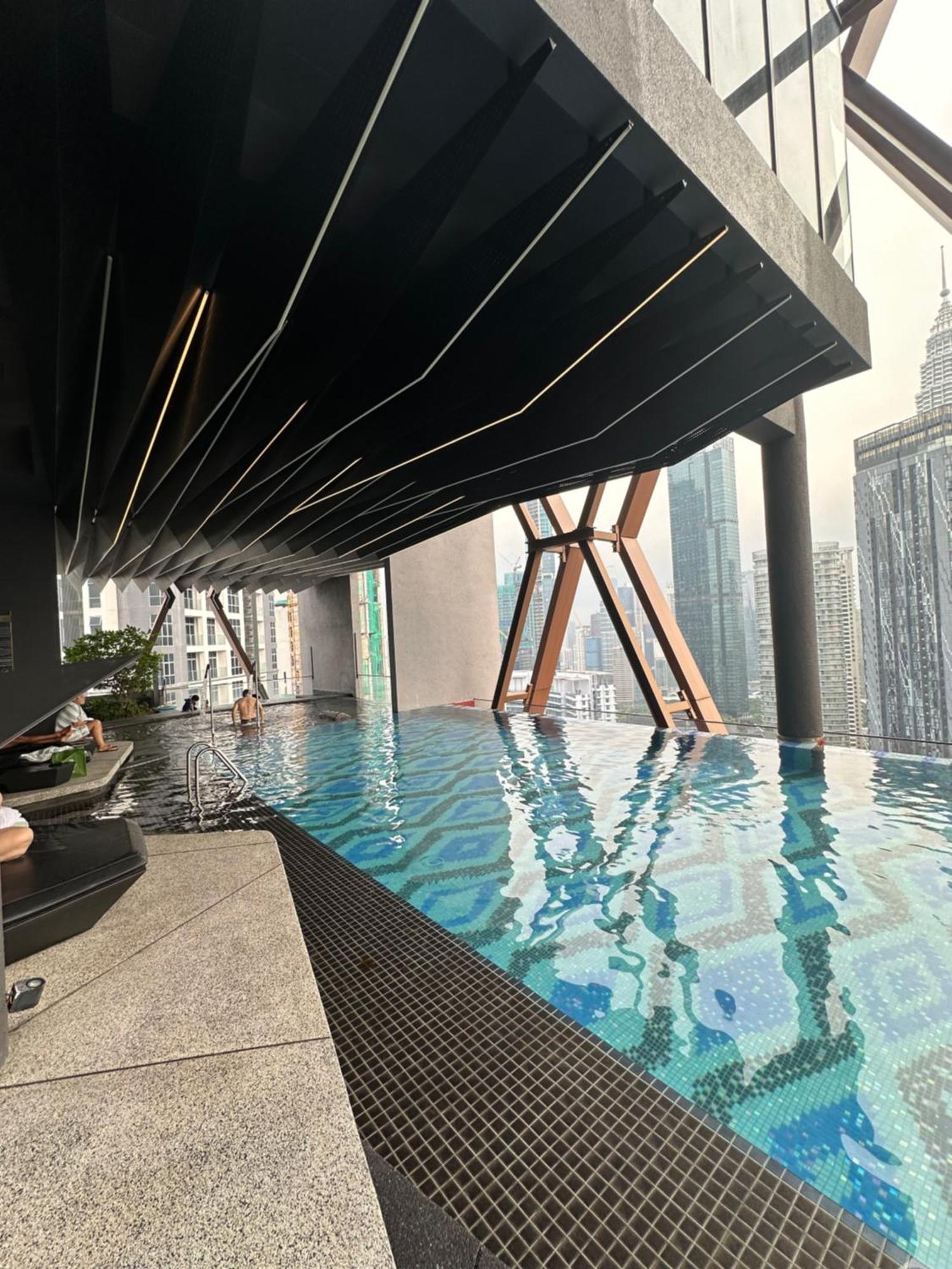 Skyline Homes By Scarletz Suites Klcc Kuala Lumpur Exterior foto